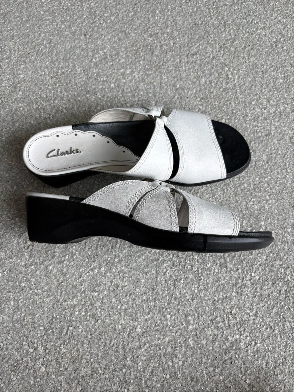 Clarks Women's Criss Cross White Leather Wedge Sandals size 9